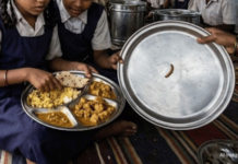 मुख्याध्यापक म्हणतात… आळ्या असलेली सोयाबीन वडी काढून खिचडी खा; मराशिवणी जिल्हा परिषद प्राथमिक शाळेतील प्रकार