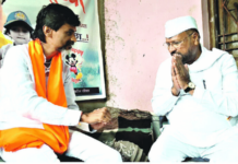 मी हात जोडतो, पण तुम्ही मुंबईला जाऊ नका! अब्दुल सत्तारांकडून मनोज जरांगे यांची मनधरणी; सरकारकडून झालेल्या चुका दुरुस्त करण्याची हमी