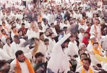जरांगे व मिंधे गटात आव्हाने-प्रतिआव्हाने; परभणीत मराठा आंदोलकांनी शिंदेंना दाखवले काळे झेंडे