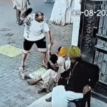 बाळाला कुशीत घेऊन मंदिराबाहेर बसलेल्या महिलेला तरुणाने चपलेने केली मारहाण, Video पाहून तुमचेही रक्त खवळेल