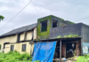 Kokan News – चिपळूण रेल्वे तिकीट खिडकी घराची इमारत जीर्ण अवस्थेत, खड्डेमय रस्त्यामुळे प्रवासी हैराण