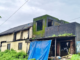 Kokan News – चिपळूण रेल्वे तिकीट खिडकी घराची इमारत जीर्ण अवस्थेत, खड्डेमय रस्त्यामुळे प्रवासी हैराण