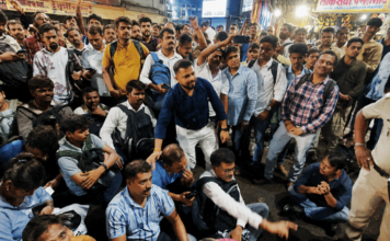 डोंबिवलीत रिक्षाचालकांचा भाडे नकार; संतप्त प्रवाशांचा स्टॅण्डवर ठिय्या