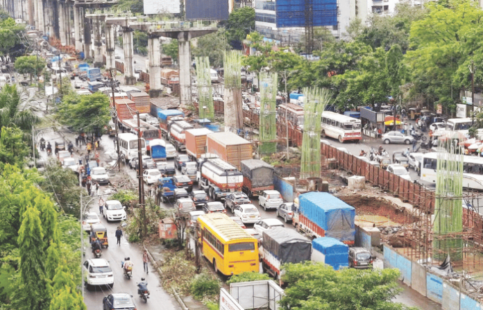 high-court-slams-thane-municipal-corporation-and-state-govt-over-ghodbunder-road-pothole-death-compensation