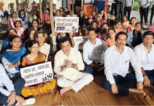 पालघर जिल्ह्यात बिगर आदिवासींचे आरक्षण शून्य; खासदार सवरांच्या निवासस्थानासमोर आरक्षण बचाव समितीचे धरणे आंदोलन