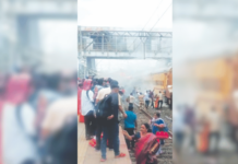 कोयना एक्सप्रेसमधून धुराचे लोट; जिवाच्या आकांताने प्रवाशांची पळापळ, आगीचा भडका उडाल्याच्या भीतीने अनेकांच्या रुळांवर उड्या