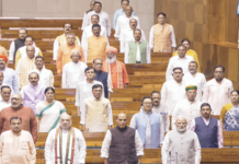 मोदी-शहा लोकसभेत आले आणि गेले! एक मिनिटाचा गेस्ट अपिअरन्स