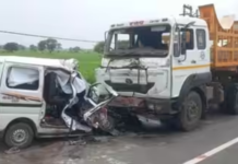 महाकालेश्वरचे दर्शन घेऊन परतताना काळाचा घाला; ट्रेलची कारला धडक, सहा जणांचा जागीच मृत्यू