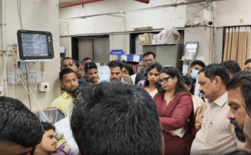 नाशिकमध्ये आदिवासी विद्यार्थी आंदोलन सुरूच, 1 सप्टेंबरला आयुक्तालयावर धडक; आदिवासी विभागाचे गृहपाल, अधीक्षक यांचाही पाठिंबा