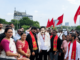 नवी मुंबईतील खड्ड्यांचा शिवसेनेने केला पंचनामा, महापालिका प्रशासनाच्या विरोधात निदर्शने