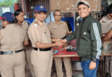 खाकीतल्या सखींचा सुरक्षेचे धडे देत रक्षाबंधन साजरा, वडाळा रेल्वे स्थानकात महिला सुरक्षा व अनैतिक मानवी तस्करीबाबत जनजागृती