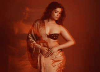 Photo – Sexy Lady on the Floor… पाहा रसिकाचे बोल्ड फोटोशूट