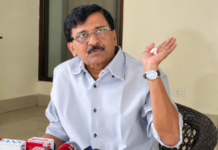 निदान वाराणसीतील काशी विमानतळ तरी सरकारने स्वतः चालवायला हवे – संजय राऊत