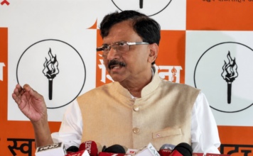 2047 ची स्वप्न दाखवून पंतप्रधान मोदी लाल किल्ल्यावर तिरंग्याच्या खाली उभं राहून खोटं बोलत आहेत, संजय राऊत यांचा घणाघात