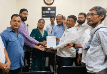 डोंबिवलीत समस्यांची बजबजपुरी, फेरीवाल्यांनी फूटपाथ गिळले; शिवसेनेने उठवला आवाज