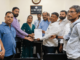 डोंबिवलीत समस्यांची बजबजपुरी, फेरीवाल्यांनी फूटपाथ गिळले; शिवसेनेने उठवला आवाज
