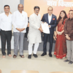 ‘सेंट रेजिस’मधील कर्मचाऱ्यांना 9 ते 23 हजार रुपयांपर्यंत घसघशीत पगारवाढ, कर्मचाऱ्यांनी मानले भारतीय कामगार सेनेचे आभार st-regis-hotel-mumbai-salary-hike-bhartiya-kamgar-sena-wage-agreement