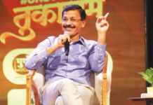 झुरळांनी काय केलं, ते सर्वांनी पाहिलंय! तुकाराम मुंढे यांची फटकेबाजी, पुण्यात रंगली प्रकट मुलाखत