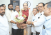 सर्वसामान्य जनतेशी संपर्क ठेवून त्यांच्या अडीअडचणी सोडवा; दिवा, कळवा, मुंब्य्रातील नवनियुक्त पदाधिकाऱ्यांना उद्धव ठाकरे यांनी केले मार्गदर्शन