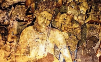 अजिंठा लेण्यांमध्ये झिरपणारे पाणी थांबवण्यासाठी बादल्या ठेवल्या; चित्रांना धोका नसल्याचे एएसआयचे स्पष्टीकरण water-seepage-at-ajanta-caves-buckets-placed-asi-clarifies-paintings-safe