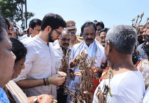 Photo – आदित्य ठाकरे यांनी सोलापूरमध्ये दुष्काळी परिस्थितीचा घेतला आढावा