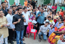 Photo – ठाण्यातील रिंग रेल आणि डेटा सेंटरला नागरिकांचा विरोध, आदित्य ठाकरे यांनी भेट घेत साधला संवाद