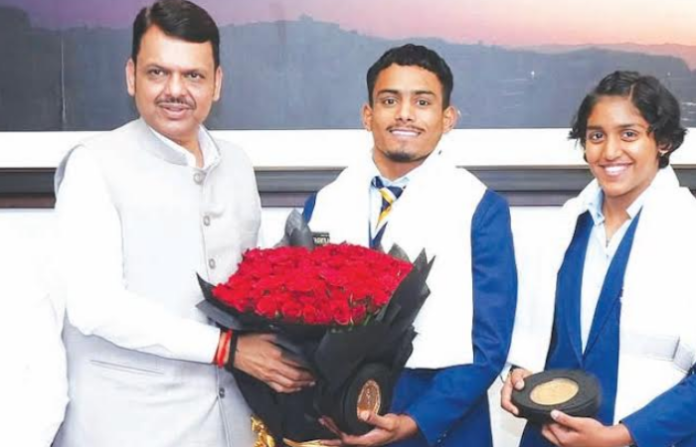 Devendra Fadnavis (2)