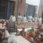Hingoli news – संतप्त शेतकरी भाजप आमदार तान्हाजी मुटकुळेंच्या घरात शिरले; महिलांचा ठिय्या, जोरदार घोषणाबाजी
