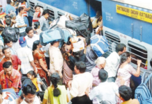 कोकणातून मुंबईकडे येणाऱ्या गणेशभक्तांची 5-6 तास रखडपट्टी, विशेष ट्रेनच्या वेळापत्रकाचा बोजवारा