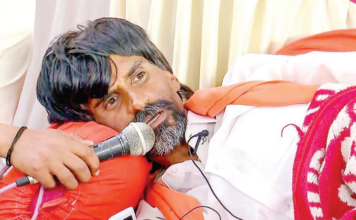 नवरा मेला तरी चालेल, सवत रंडकी झाली पाहिजे, असं या सरकारचं धोरण! तुम्हाला दंगली घडवायच्यात का? जरांगेंचा सवाल