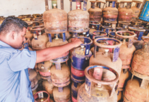 आधार बायोमेट्रिक न केल्यास अनुदानित सिलिंडर मिळणार नाही, 1 ऑक्टोबरपासून नियमाची अंमलबजावणी