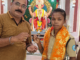 होमगार्ड अश्विनी निकम यांनी परत केले सव्वा दोन तोळ्यांचे सोन्याचे ब्रेसलेट
