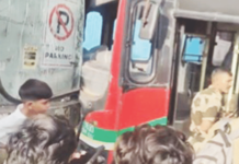 कंत्राटी चालकाचा निष्काळजीपणा; बेस्ट कर्मचाऱ्यासह दोघे जखमी, गोरेगावमध्ये बेस्टची बस मेट्रोच्या खांबाला धडकली