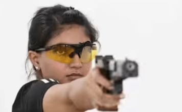 Asian Games – ईशा सिंगची २५ मीटर पिस्तूल नेमबाजीत रौप्यपदकाला गवसणी; अटीतटीच्या शूट-ऑफमध्ये सुवर्णपदक निसटले
