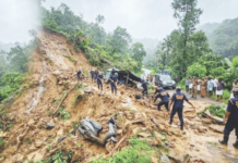 केरळममध्ये 6 जण नदीत वाहून गेले