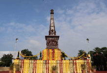 काय आहे मराठवाडा मुक्तिसंग्रामाचा इतिहास? कुणी सुरुवात केली शासकीय ध्वजारोहणाची परंपरा? पहिला कार्यक्रम कुठे झाला? marathwada-mukti-sangram-din-history-first-official-flag-hoisting-17-september-1998-nanded-monument-balasaheb-thackeray