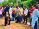 Ratnagiri News – संगमेश्वर येथे चार एक्सप्रेस गाड्यांना थांबा मिळावा यासाठी ‘उंदीरमामा’च्या माध्यमातून अनोख्या पद्धतीने रेल्वे प्रशासनाचे वेधले लक्ष