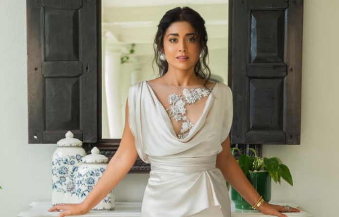 shriya saran (7)