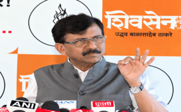 मोदी-शहा हे शिंदे गटाचे पुढारी, त्यांना खुश करण्यासाठीच एकनाथ शिंदे गुजरातीत बोलले; संजय राऊत यांचा घणाघात