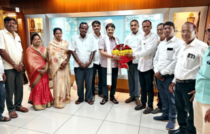 wai-janata-urban-cooperative-bank-election-results-parivartan-panel-wins-historic-power-shift-after-four-decades-suresh-korde-defeated wai-janata-urban-cooperative-bank-election-results-parivartan-panel-wins-historic-power-shift-after-four-decades-suresh-korde-defeated