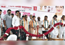 दिवाळखोर सरकारची हातचलाखी; सादोळ्याच्या गाई मंजरथला दान! दुष्काळग्रस्तांच्या मदतीसाठी कर्मचाऱ्यांच्या पगारावर दरोडा!