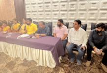 दुष्काळग्रस्त शेतकऱ्यांच्या मदतीसाठी शिवसेनेचा पुढाकार; चंद्रपुरातील ‘जय भवानी दांडिया उत्सव’ रद्द, आत्महत्याग्रस्त शेतकरी कुटुंबांना प्रत्येकी 50 हजारांची मदत