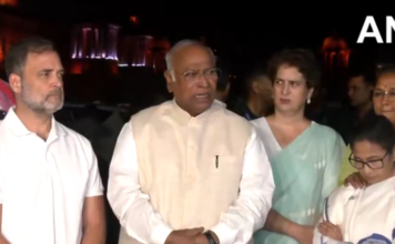 राष्ट्रपतींनी मतचोरीचे खंडन केले नाही, आमच्याकडे पुरावे मागितले; भेटीनंतर राहुल गांधी यांची माहिती