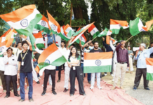 मुंबईतही पोलिसांचा प्रचंड बंदोबस्त, आझाद मैदानात जेन-झींचे आंदोलन; वकिलांची न्यायालयाबाहेर निदर्शने