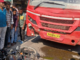 Chhatrapati Sambhaji Nagar News – पैठण शहरात एसटी बस व दुचाकीच्या भीषण अपघातात दोन तरुणांसह चिमूरडी जागीच ठार