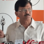 मनोज जरांगेंच्या आरोपावर फडणवीस गप्प का? ते कुणाची मजा बघत आहेत? संजय राऊत यांचा सवाल