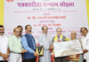 उद्धव ठाकरे यांच्या उपस्थितीत निर्भीड लेखणीचा सन्मान; ज्येष्ठ पत्रकार हेमंत देसाई यांचा बाळशास्त्री जांभेकर पुरस्काराने गौरव