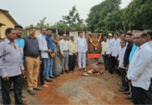 अडीअडचणीला धावत येऊन, गावच्या विकास कामात आपल्या सोबत असणाऱ्यांना साथ द्या – भास्कर जाधव