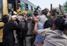 Delhi CJP Protest – जंतरमंतरवर सीजेपीच्या आंदोलनादरम्यान झालेल्या दगडफेकीत 6 पोलीस जखमी