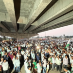 31 तासांनंतर बंगळुरू महामार्गावरील धरणे आंदोलन मागे; आता शेतकरी देणार केंद्रीय मंत्र्यांच्या घरावर धडक